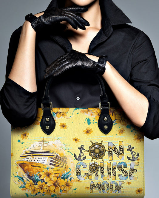 On Cruise Mode Leather Handbag