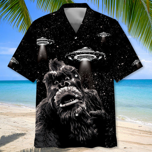 Bigfoot Panicked Selfie Alien Hawaiian Shirt
