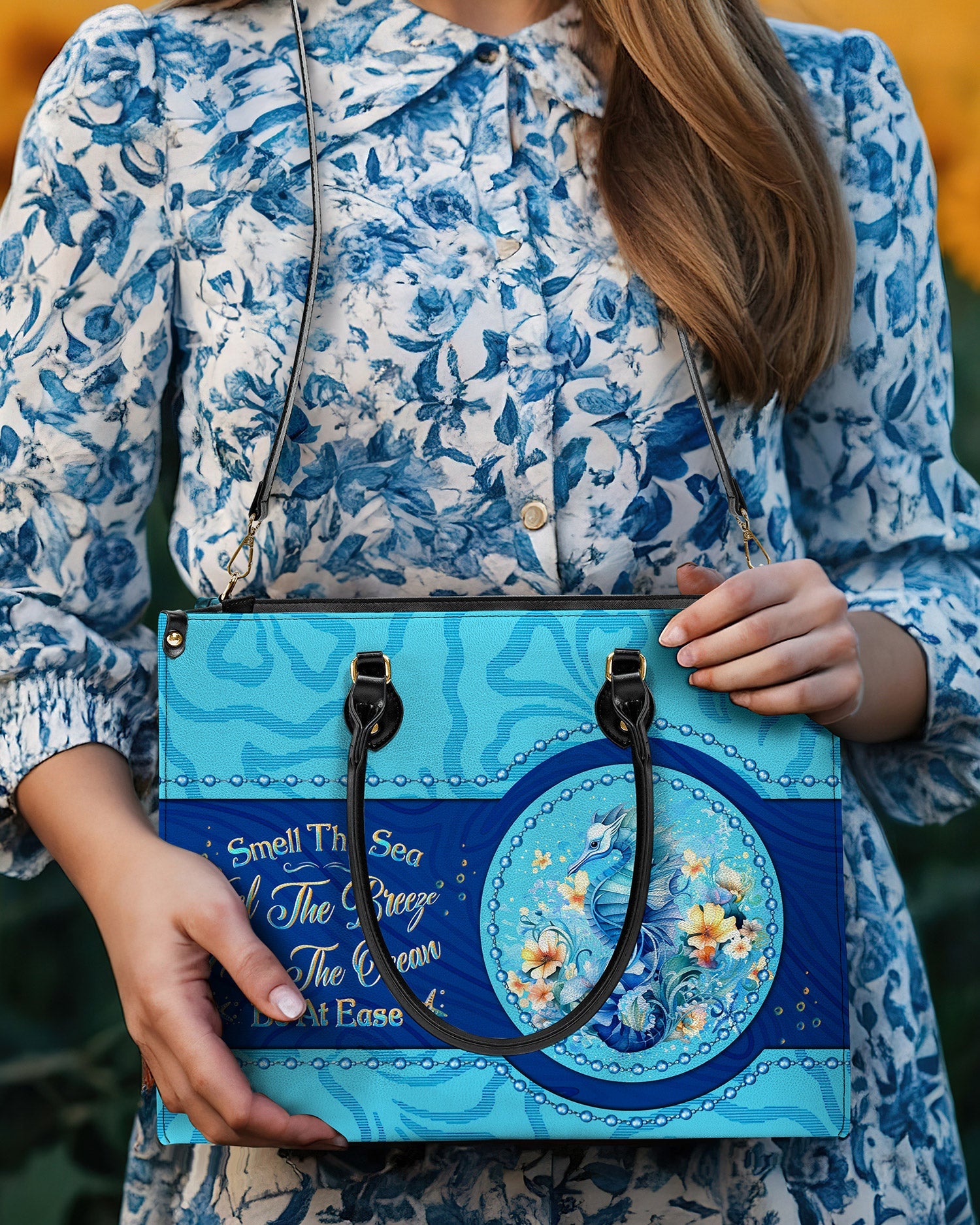 Bigcrowns SMELL THE SEA FEEL THE BREEZE SEAHORSE LEATHER HANDBAG T2503244