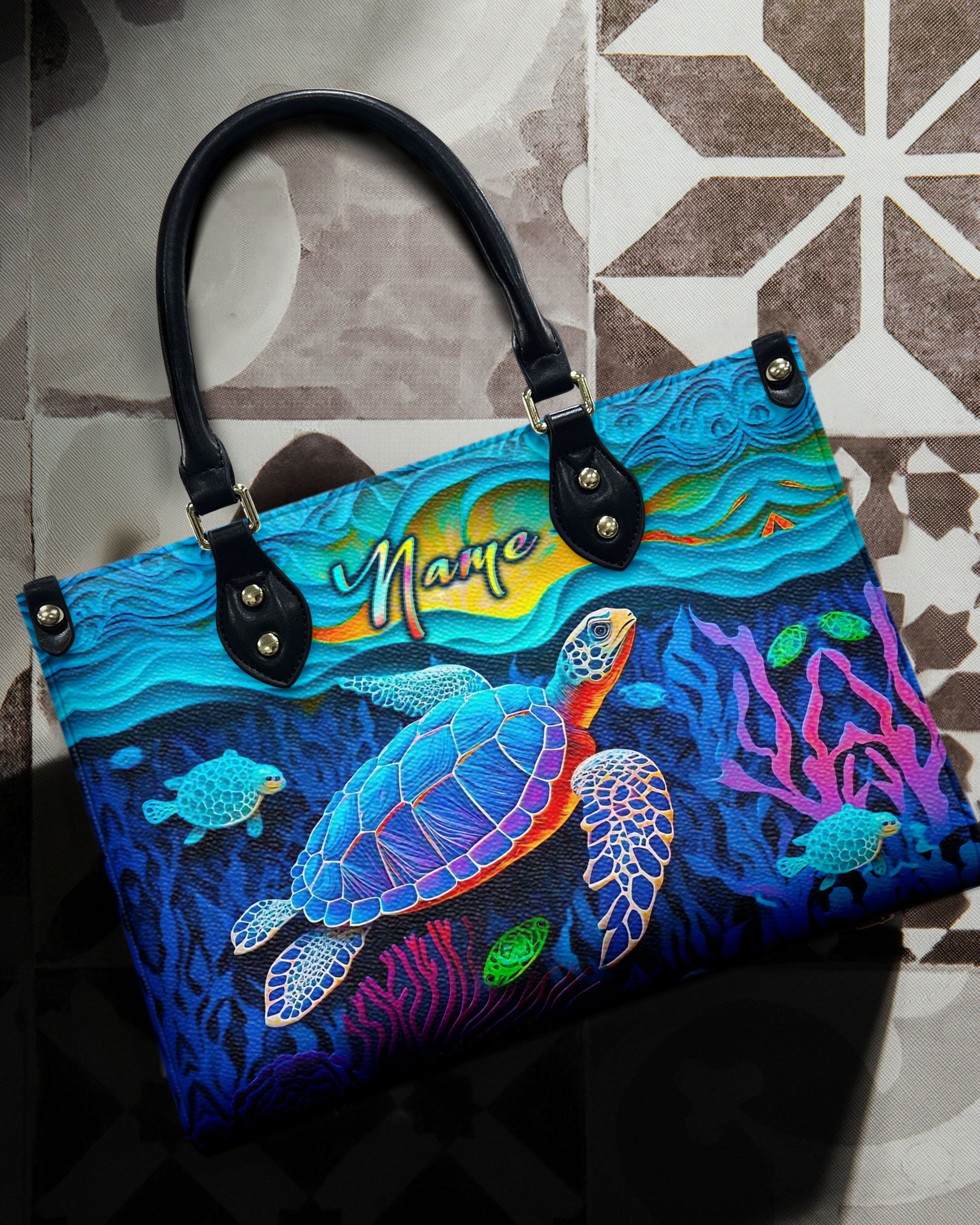 Bigcrowns BLUE TURTLE BEACH LEATHER HANDBAG T0303253
