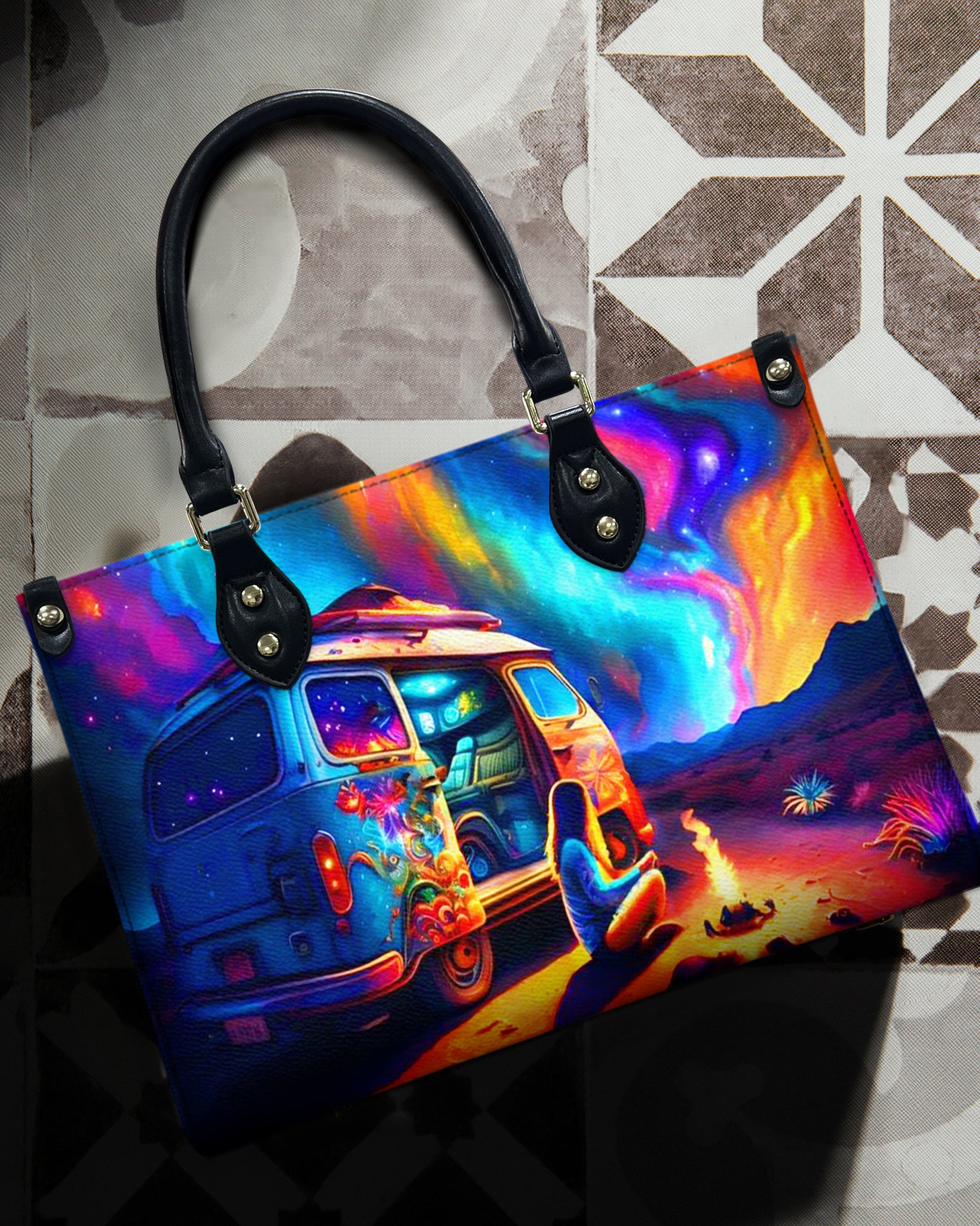 Bigcrowns CAMPING AT NIGHT WITH CAMPFIRE LEATHER HANDBAG YHDU1012244