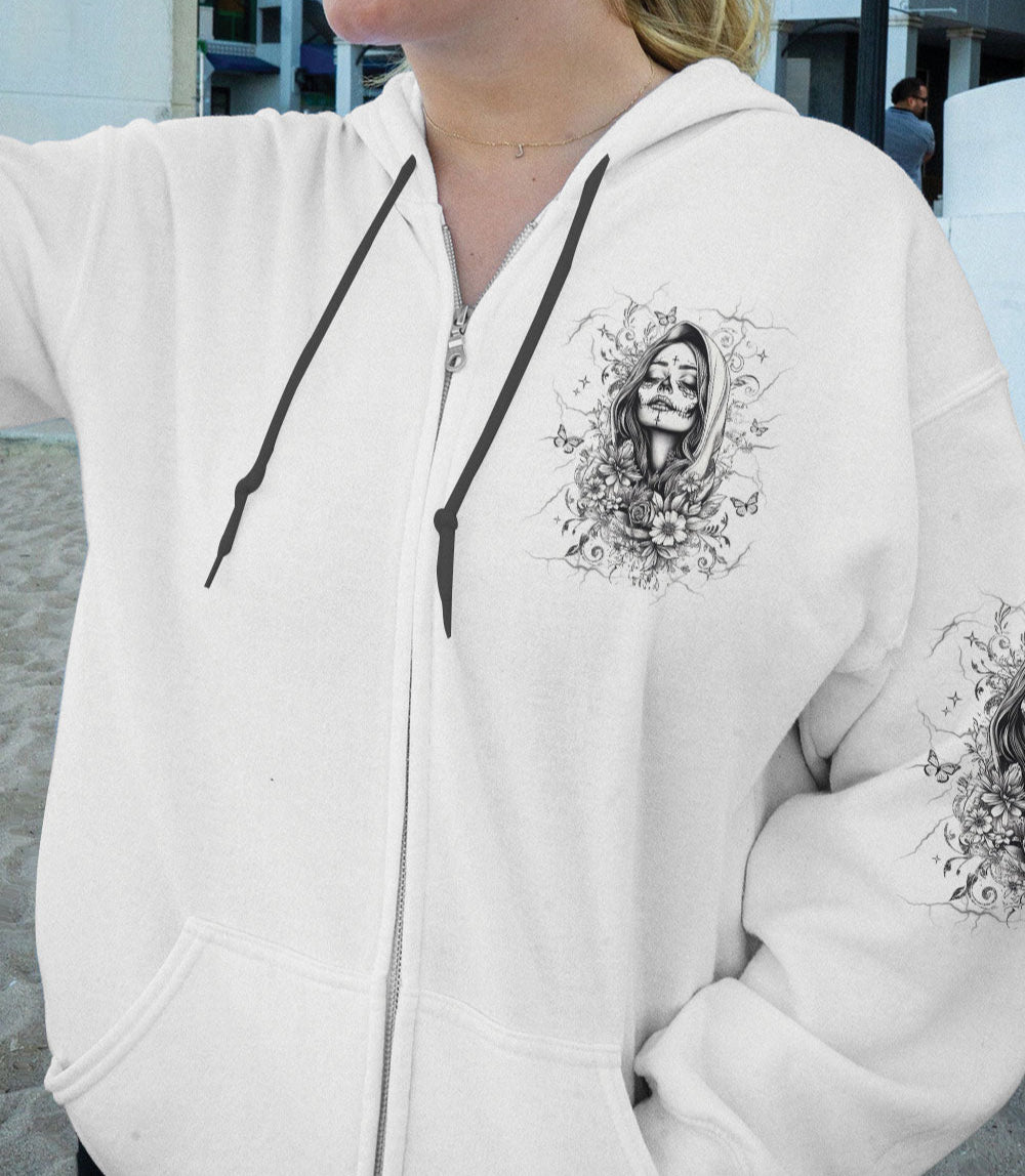 JUST A WOMAN WHO LOVES SKULL AND HAS TATTOOS ALL OVER PRINT - YHHG0403251