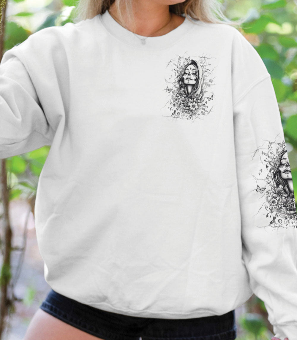 JUST A WOMAN WHO LOVES SKULL AND HAS TATTOOS ALL OVER PRINT - YHHG0403251